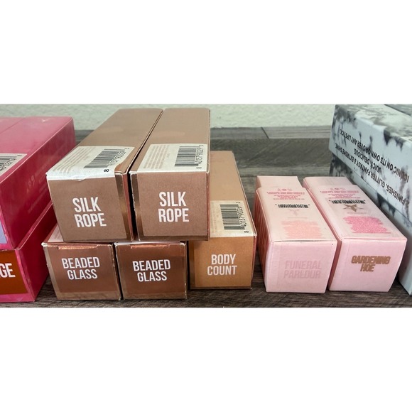 Jeffree Star Cosmetic 36 piece Lot‎ Concealer Eyeshadow Lip Gloss Stick Powder - Picture 7 of 9